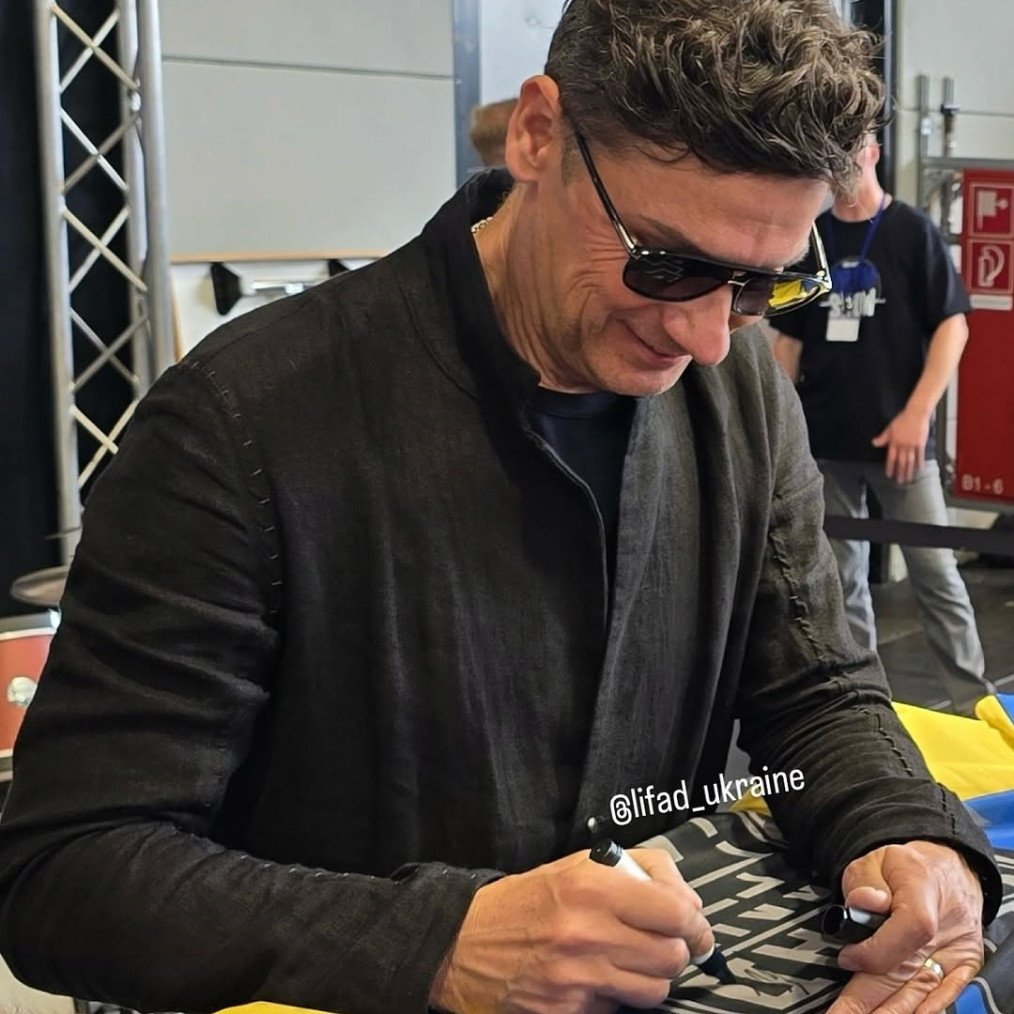 SCHNEIDEROVO DRUŽENJE S FANOVIMA I NASTUP U FRIEDRICHSHAFENU