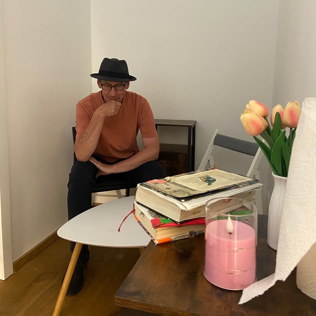 FLAKE S ČITAONICOM U HIDDENSEEU